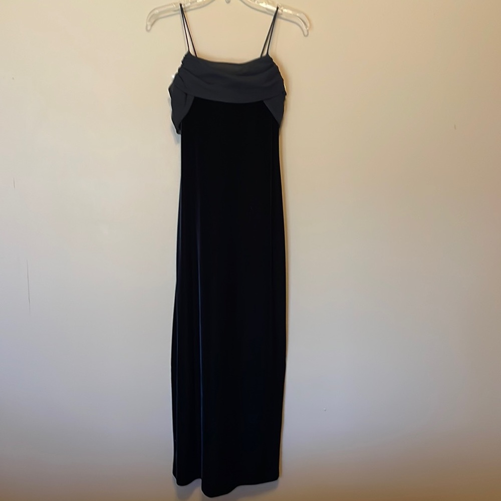 BETSY & ADAM by JASLENE Formal Black Velvet Spaghetti Strap Dress, size 8 Petite